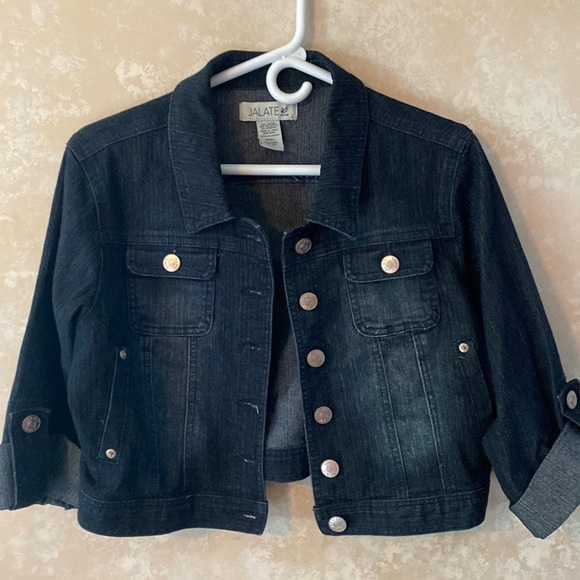 Large jalate crop Jean jacket. Never worn. - Picture 1 of 4